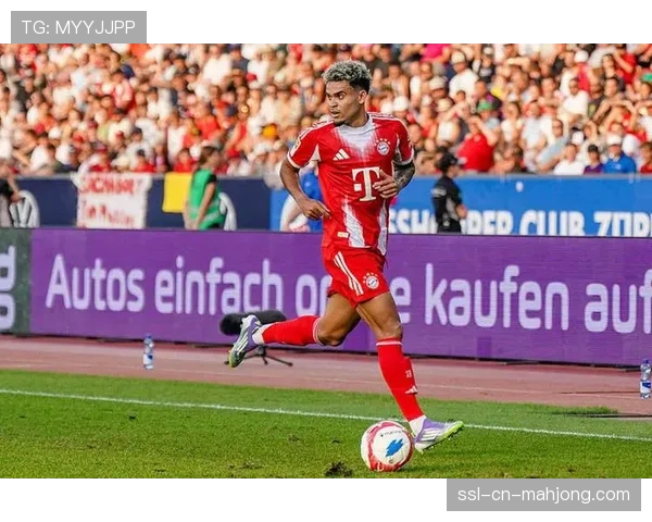 拜仁赛前训练：新援后卫首次参与全队合练