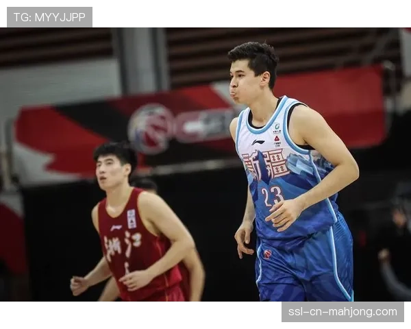 “篮球进校园”活动走进新疆,阿不都沙拉木担任公益导师 “篮球进校园”活动走进新疆,阿不都沙拉木担任公益导师